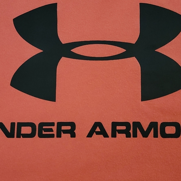 Under Armour 👕 - Picture 2 of 5